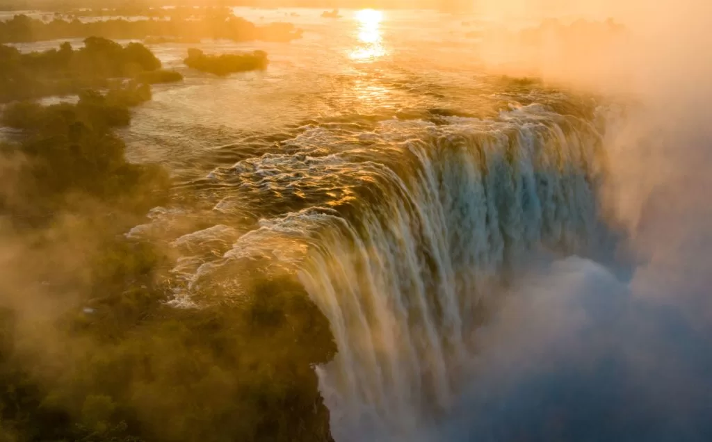 The-Victoria-Falls-putting-on-May-7-putting-on-its-greatest-show-in-a-decade-1024x636